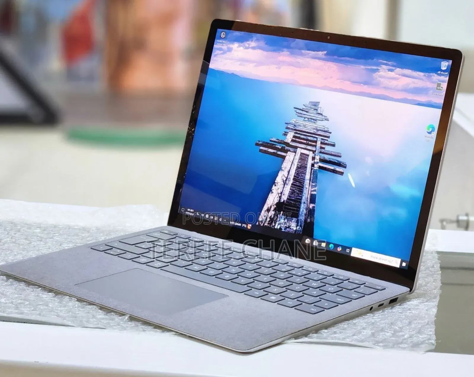 New Laptop Microsoft Surface 8GB Intel Core i5 SSD 512GB