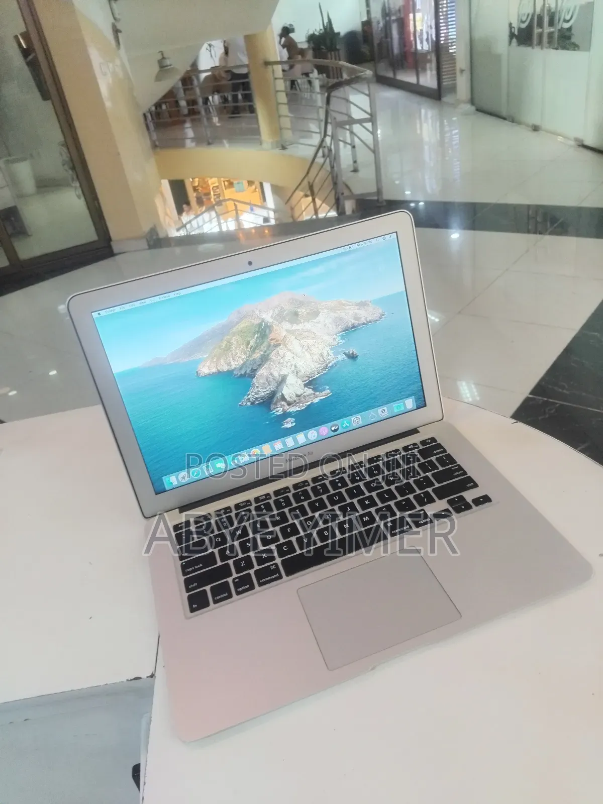 New Laptop Apple MacBook Air 2015 4GB Intel Core i5 SSD 256GB