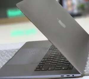 New Laptop Apple MacBook Pro 2019 32GB Intel Core i7 SSD 512GB