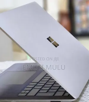 New Laptop Microsoft Surface 8GB Intel Core i5 SSD 512GB