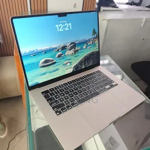 New Laptop Apple MacBook Air 2024 M3 15-inch 8GB Apple M3 SSD 256GB