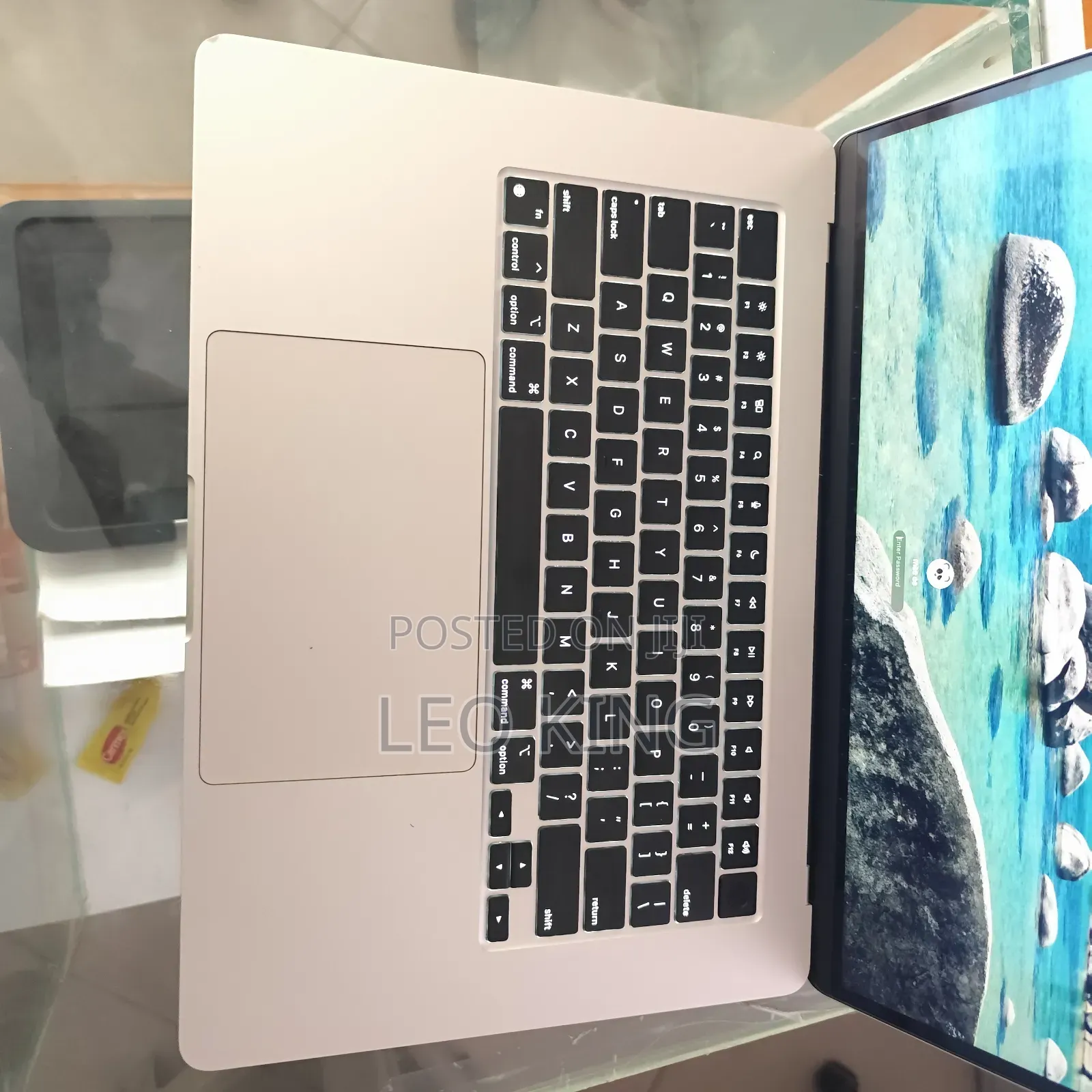 New Laptop Apple MacBook Air 2024 M3 15-inch 8GB Apple M3 SSD 256GB