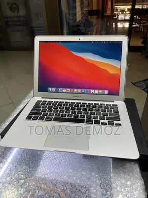 New Laptop Apple MacBook Air 2014 8GB Intel Core i5 SSD 128GB