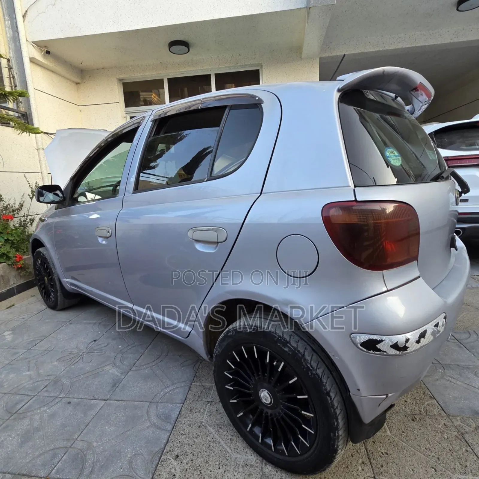 Toyota Vitz 2004 Silver