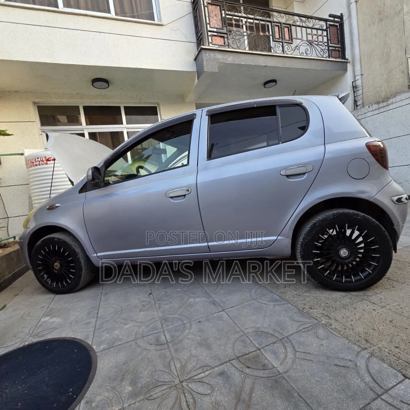 Toyota Vitz 2004 Silver