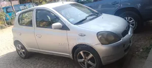 Toyota Vitz 2002 Silver