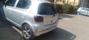 Toyota Vitz 2002 Silver