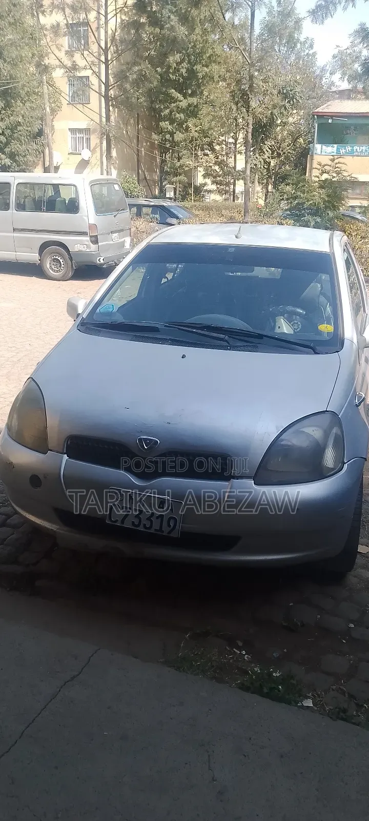 Toyota Vitz 2002 Silver