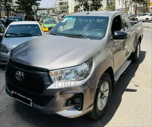 Toyota Hilux 2020 Brown