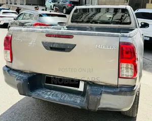 Toyota Hilux 2020 Brown