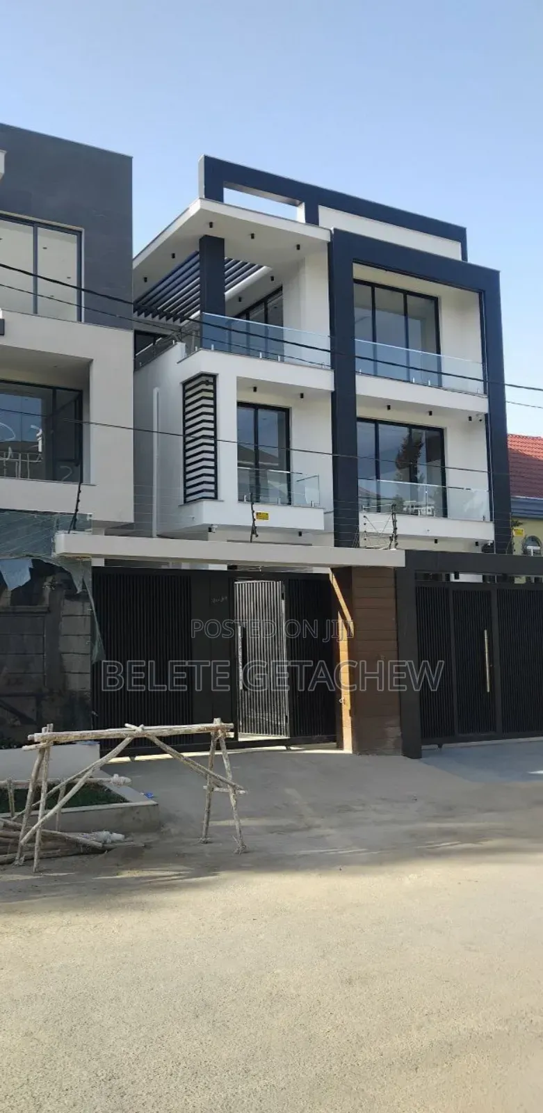 8bdrm House in Ayat Zone, G+2, Bole for sale