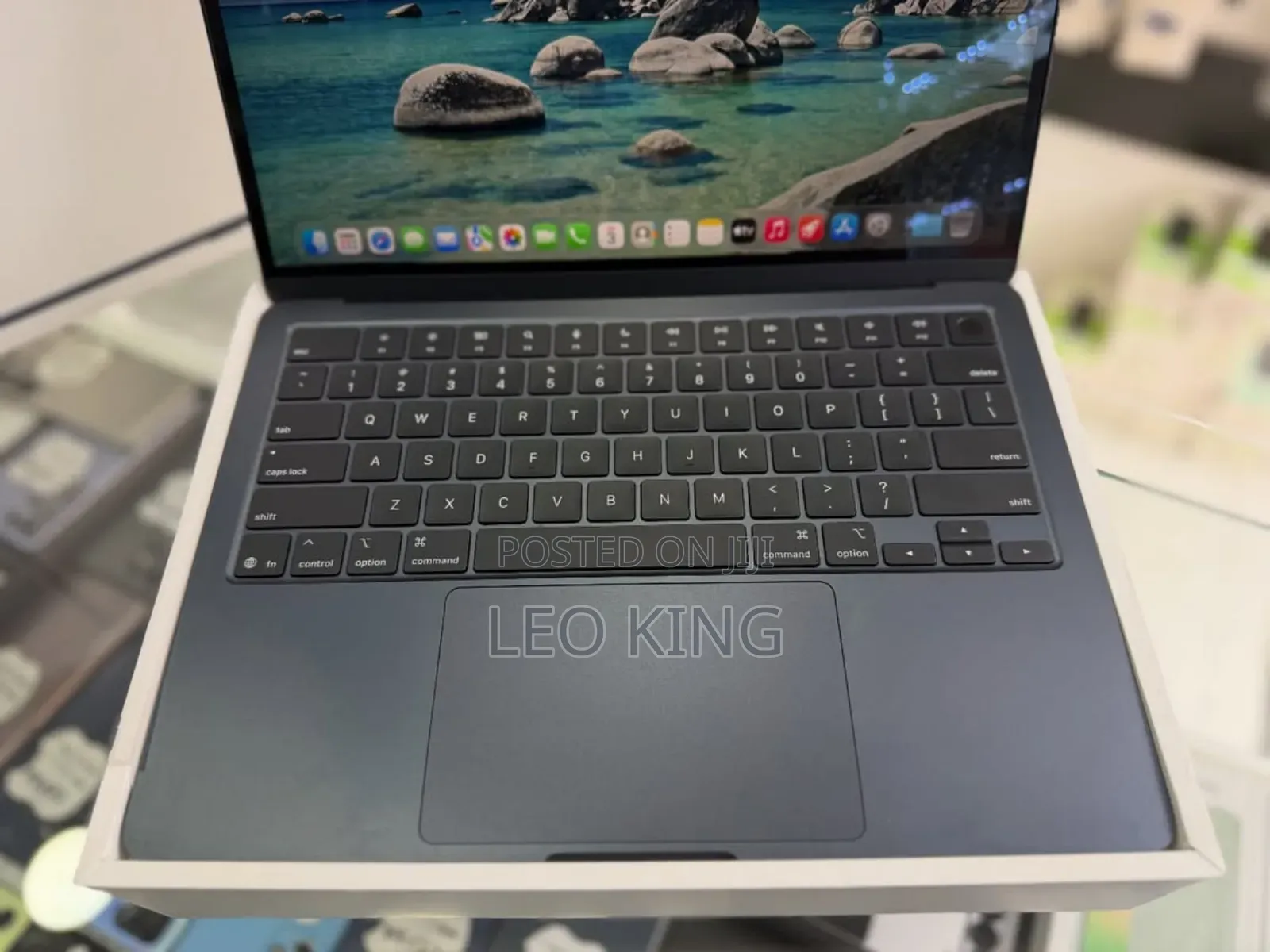 New Laptop Apple MacBook Air 2025 M4 13-inch 16GB Apple M4 SSD 512GB