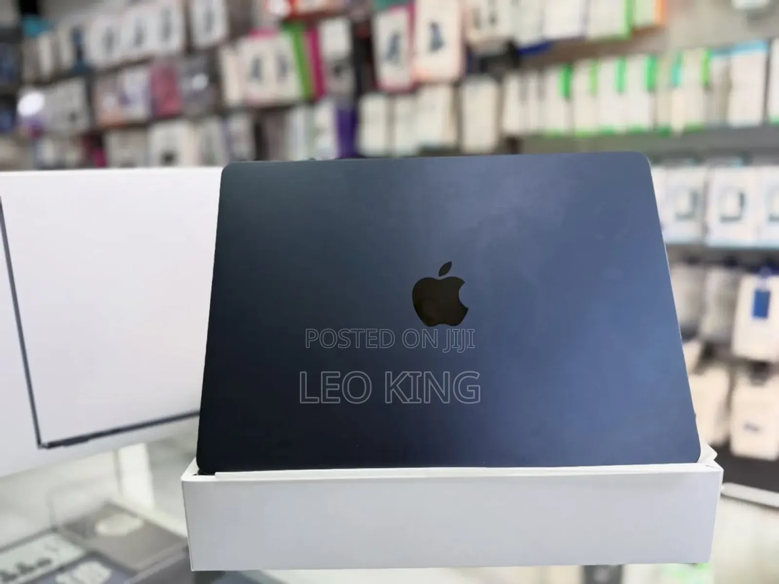 New Laptop Apple MacBook Air 2025 M4 13-inch 16GB Apple M4 SSD 512GB