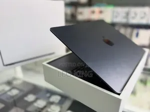 New Laptop Apple MacBook Air 2025 M4 13-inch 16GB Apple M4 SSD 512GB