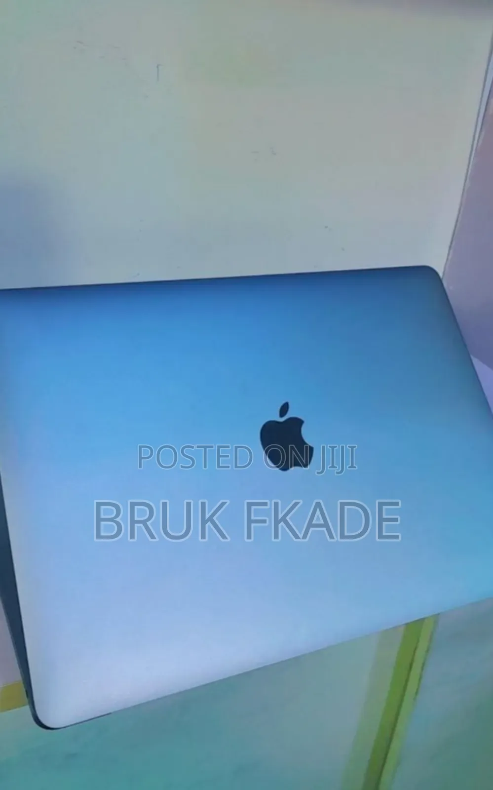 New Laptop Apple MacBook Pro M1 8GB Apple M1 Pro SSD 256GB