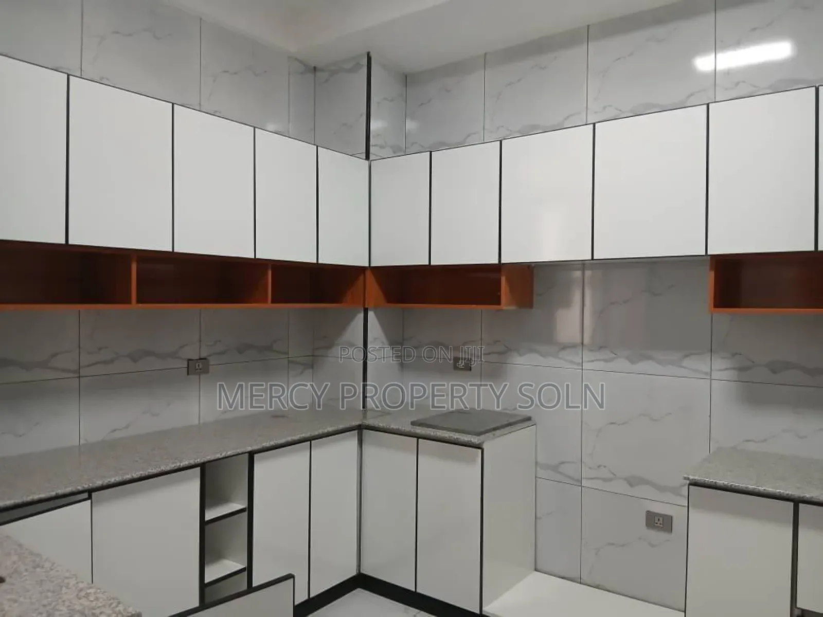 8bdrm House in Bole for sale