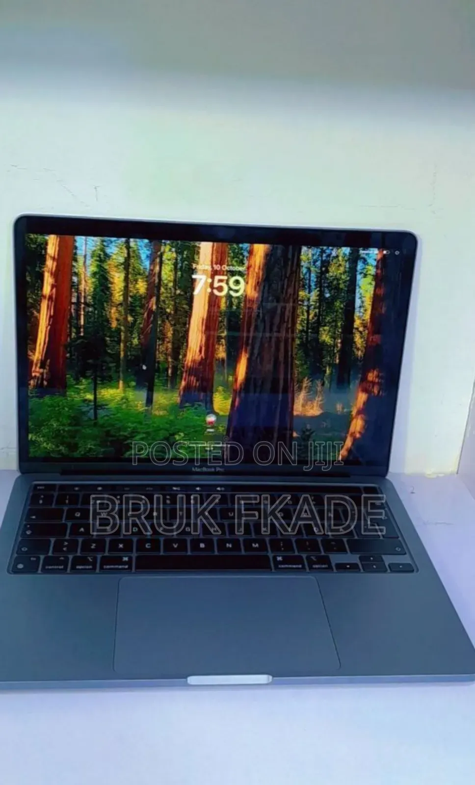 New Laptop Apple MacBook Pro M1 8GB Apple M1 Pro SSD 256GB