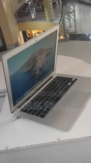 New Laptop Apple MacBook Air 2015 4GB Intel Core i5 SSD 256GB