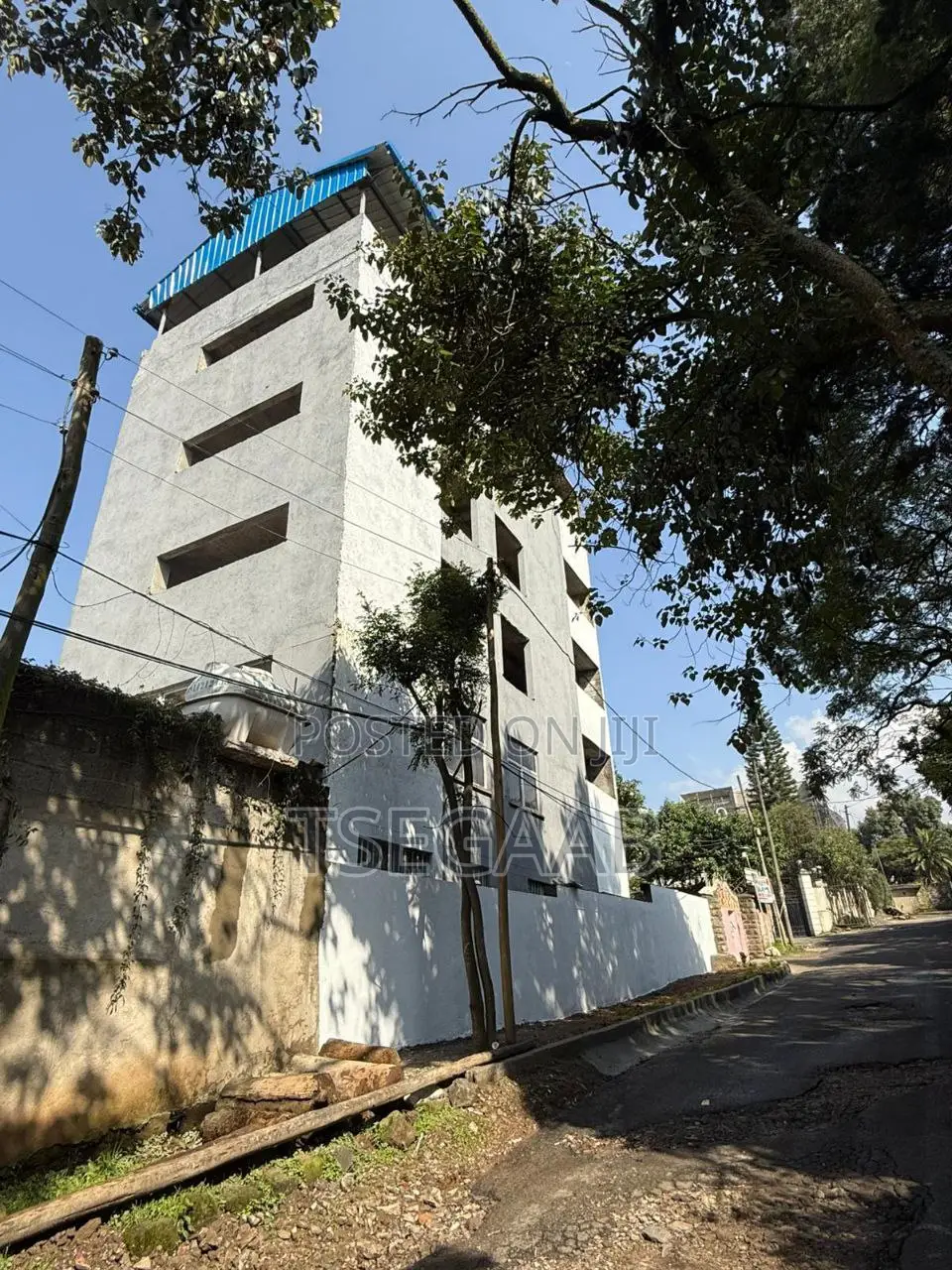 9bdrm Duplex in Kolfe Keranio for rent