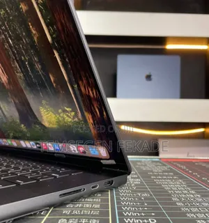 New Laptop Apple MacBook Pro 2024 M4 14-inch 16GB Apple M4 SSD 1T