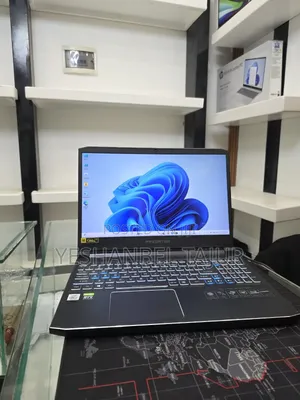 New Laptop Acer Predator Helios 300 16GB Intel Core i7 SSD 512GB