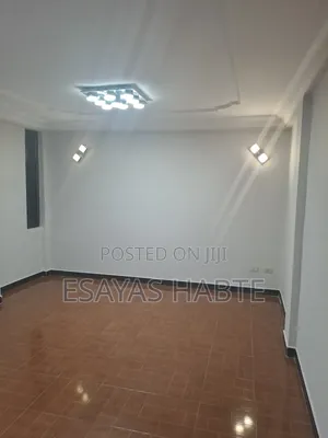 5bdrm Townhouse / Terrace in Bole for rent