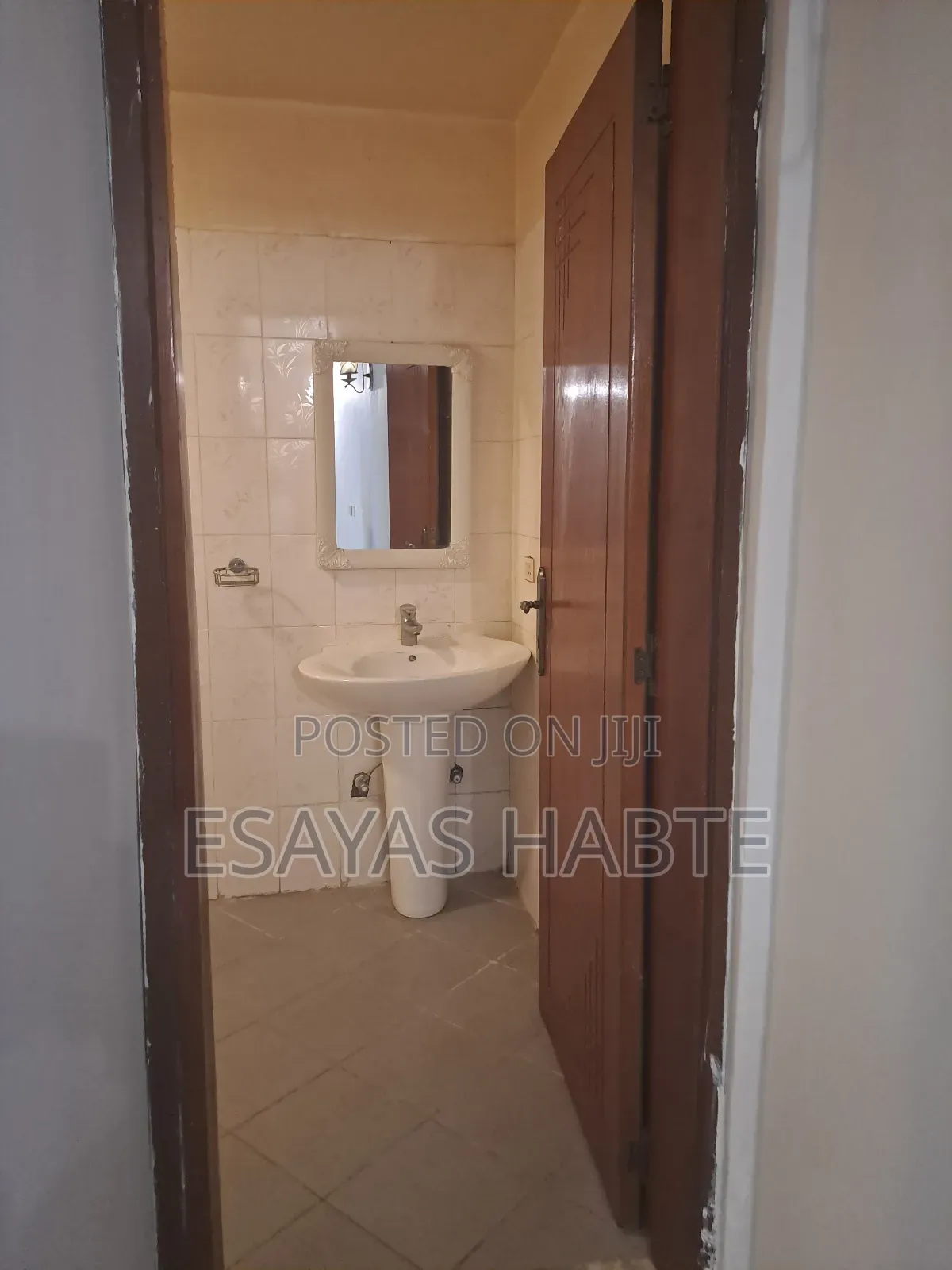 5bdrm Townhouse / Terrace in Bole for rent