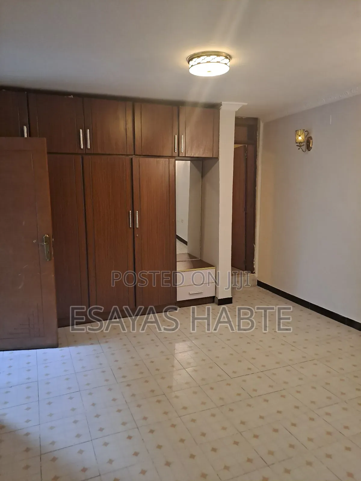 5bdrm Townhouse / Terrace in Bole for rent