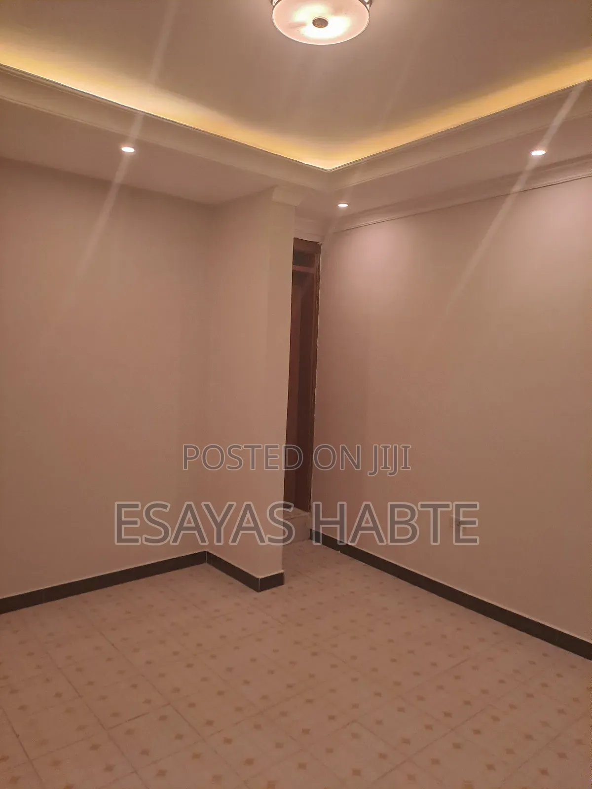 5bdrm Townhouse / Terrace in Bole for rent