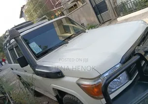 Toyota Land Cruiser 2017 White