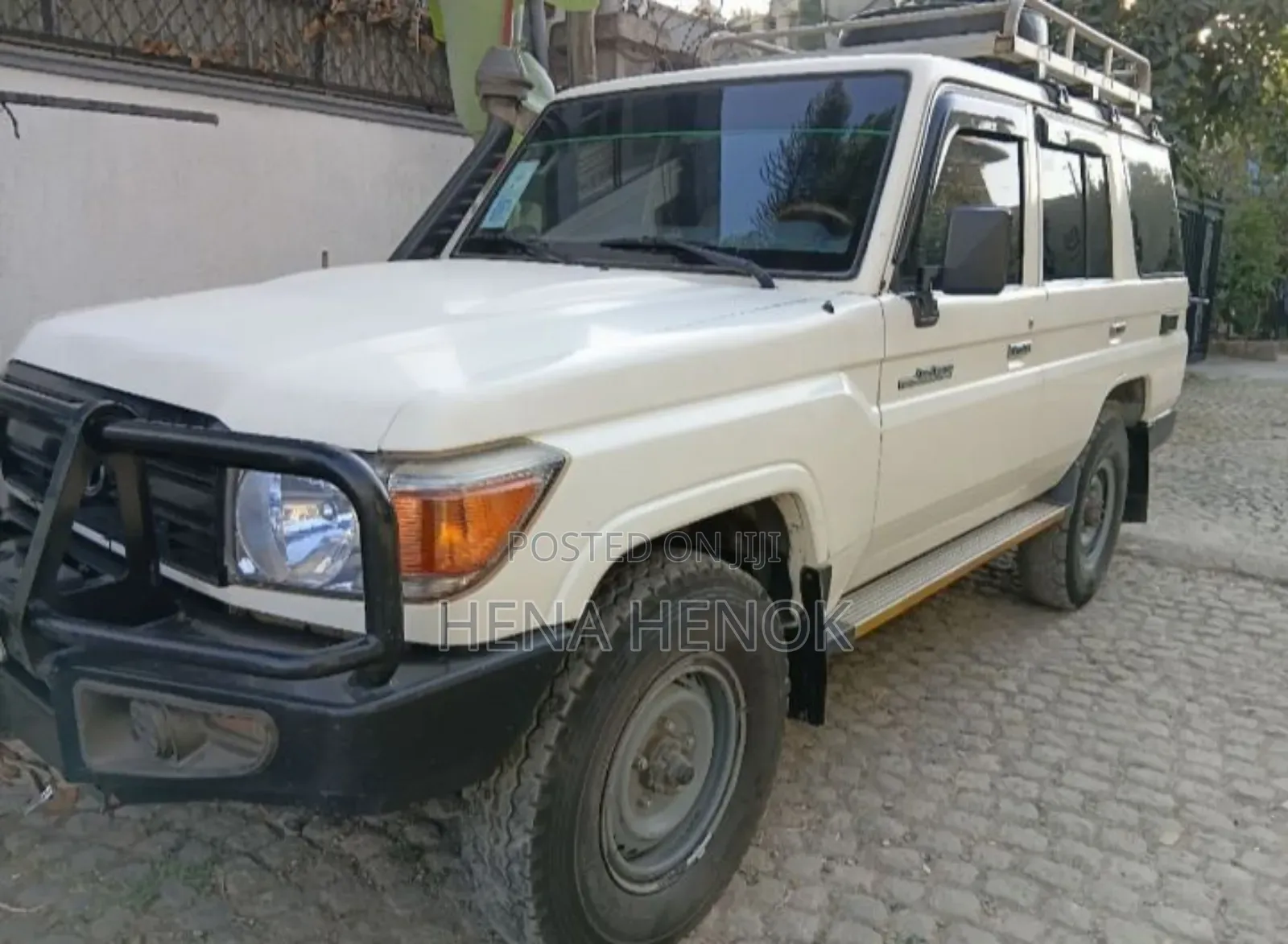 Toyota Land Cruiser 2017 White