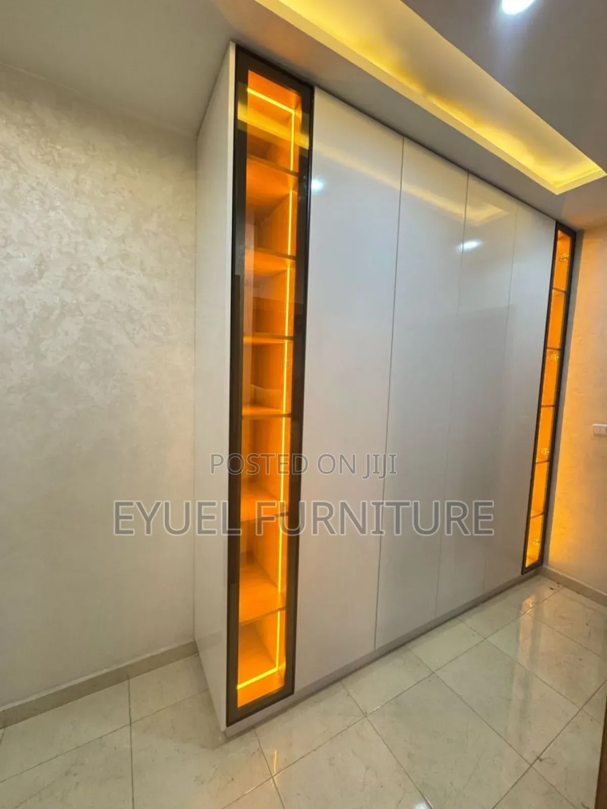 ቁምሳጣን በዩቪ እና በኖርማል ባማረ Designe እና በፈለጉት አማራጭ አለን