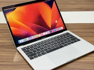 New Laptop Apple MacBook Pro 2017 16GB Intel Core i7 SSD 256GB