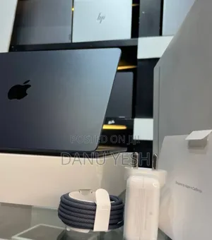 New Laptop Apple MacBook Air 16GB Apple M4 SSD 512GB