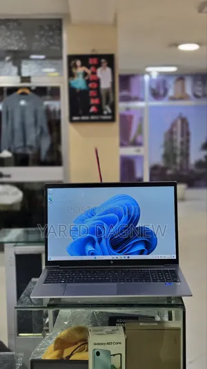 New Laptop HP ZBook Studio G8 16GB Intel Core i7 SSD 512GB