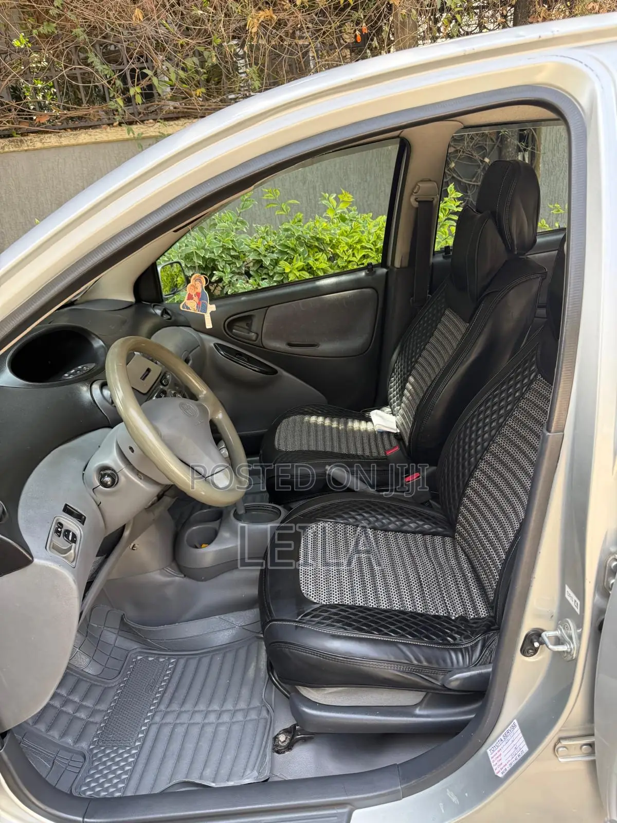 Toyota Vitz 1999 Silver