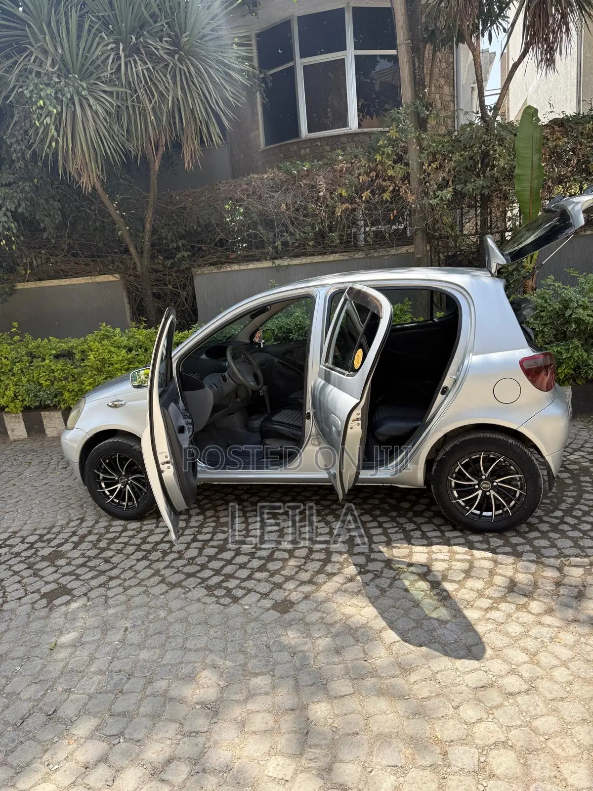 Toyota Vitz 1999 Silver