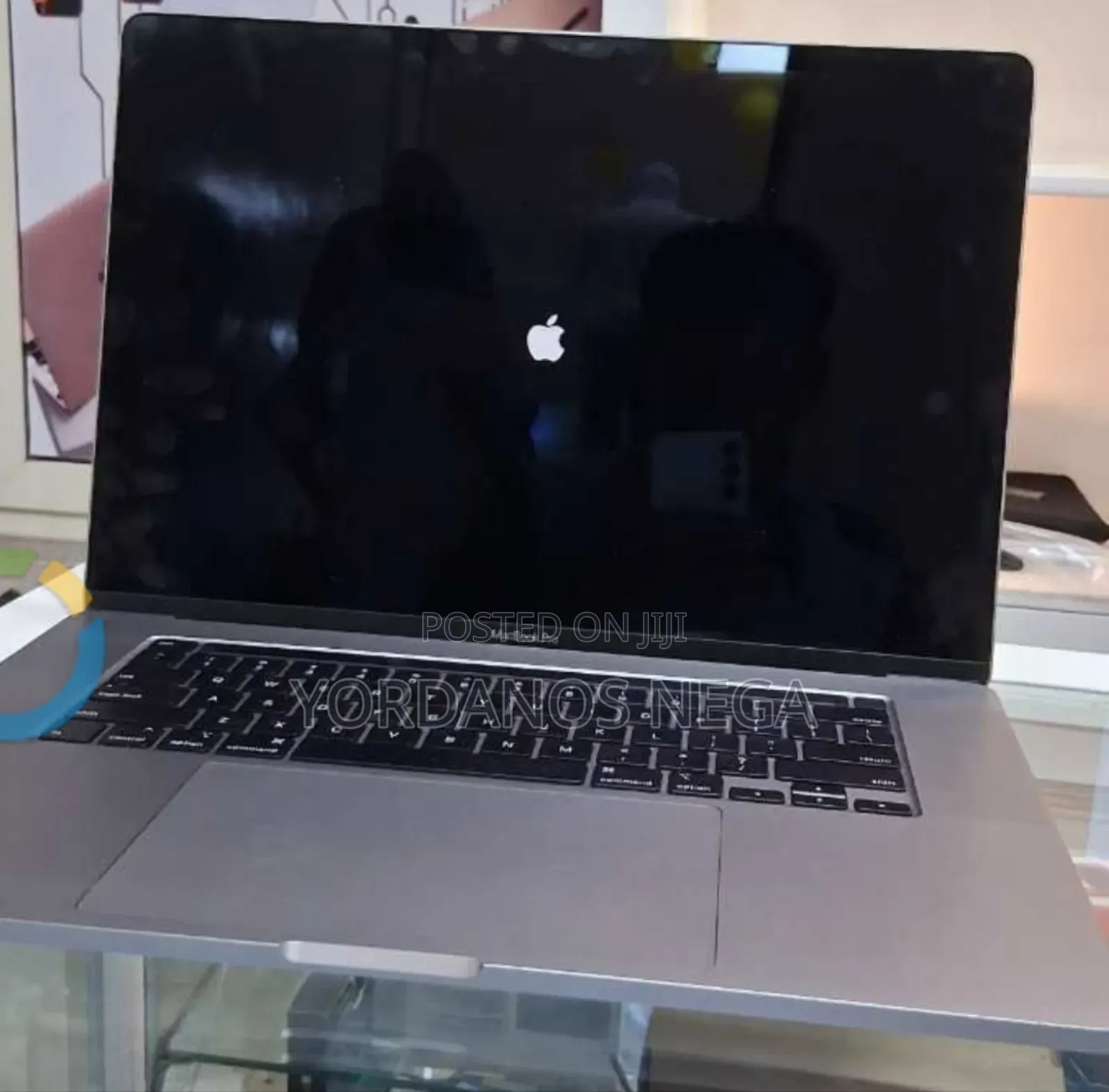 New Laptop Apple MacBook Pro 2019 32GB Intel Core i9 SSD 512GB