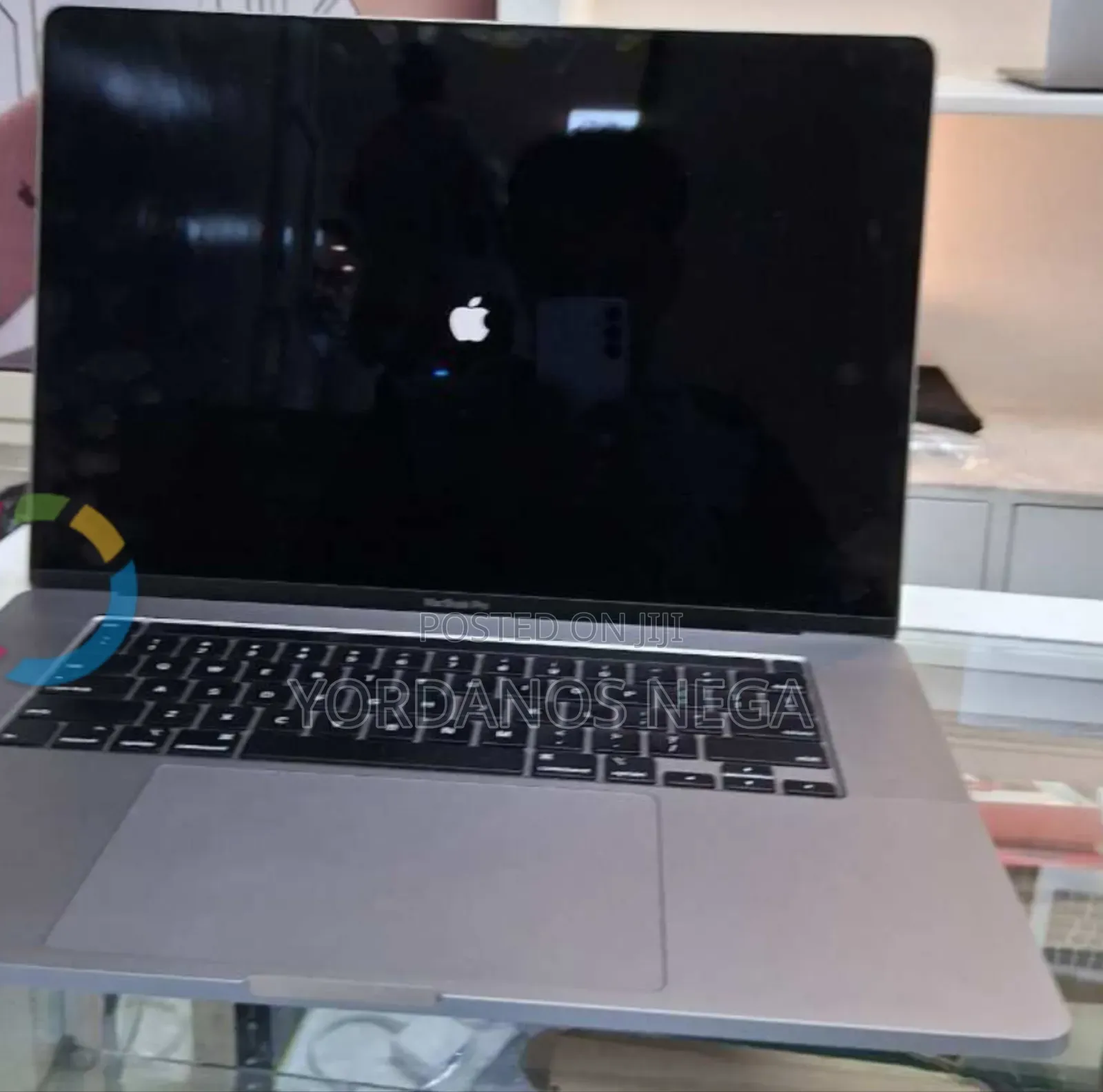 New Laptop Apple MacBook Pro 2019 32GB Intel Core i9 SSD 512GB