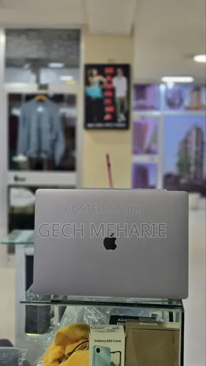 New Laptop Apple MacBook Pro 2019 16GB Intel Core i7 SSD 512GB