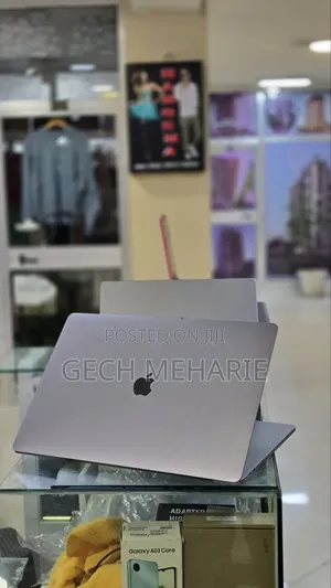 New Laptop Apple MacBook Pro 2019 16GB Intel Core i7 SSD 512GB