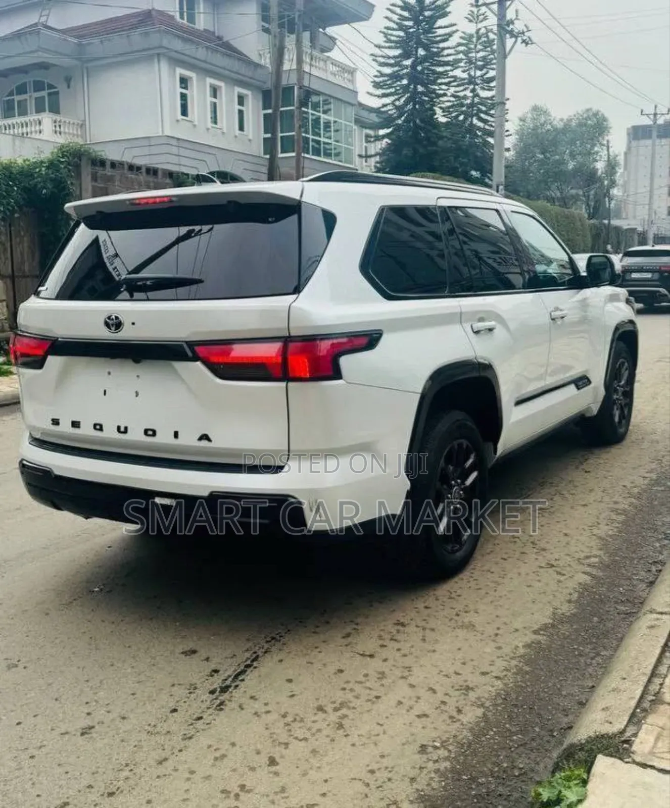 Toyota Sequoia Platinum 4WD 2024 White