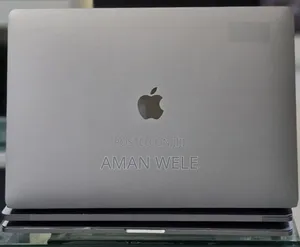 New Laptop Apple MacBook Pro 2017 16GB Intel Core i7 SSD 512GB