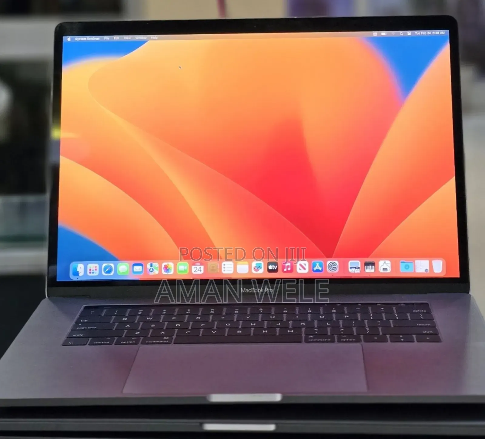 New Laptop Apple MacBook Pro 2017 16GB Intel Core i7 SSD 512GB