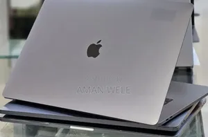 New Laptop Apple MacBook Pro 2017 16GB Intel Core i7 SSD 512GB