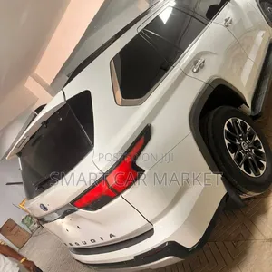 Toyota Sequoia Platinum 4WD 2024 White