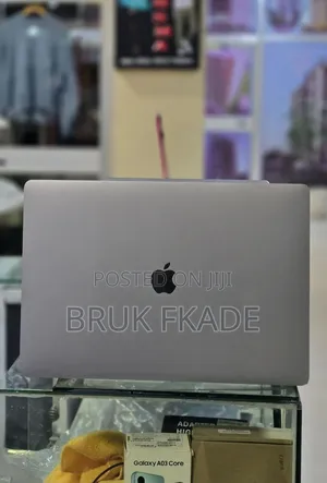 New Laptop Apple MacBook Pro 2019 16GB Intel Core i7 SSD 512GB