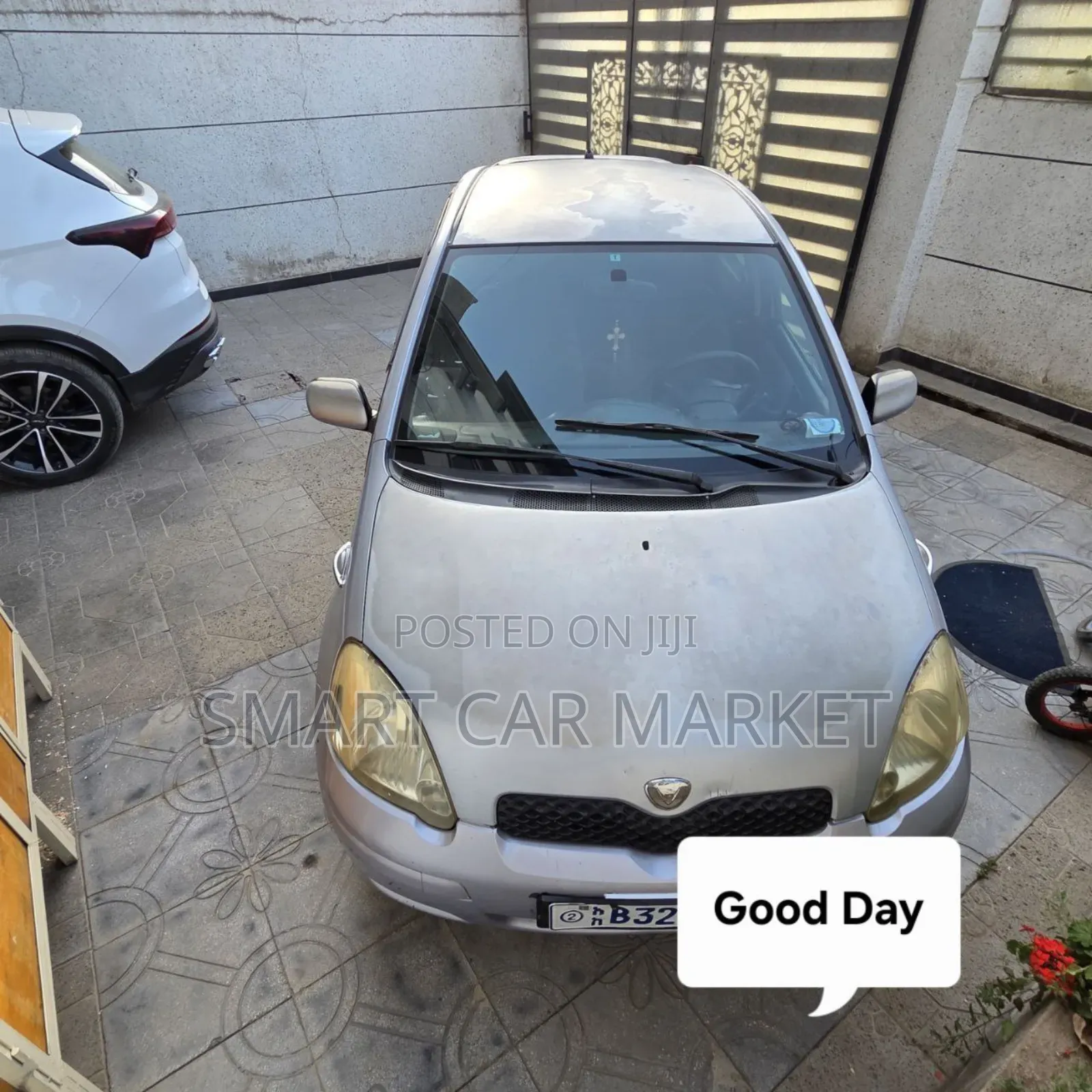 Toyota Vitz 2004 Silver