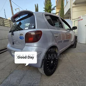Toyota Vitz 2004 Silver