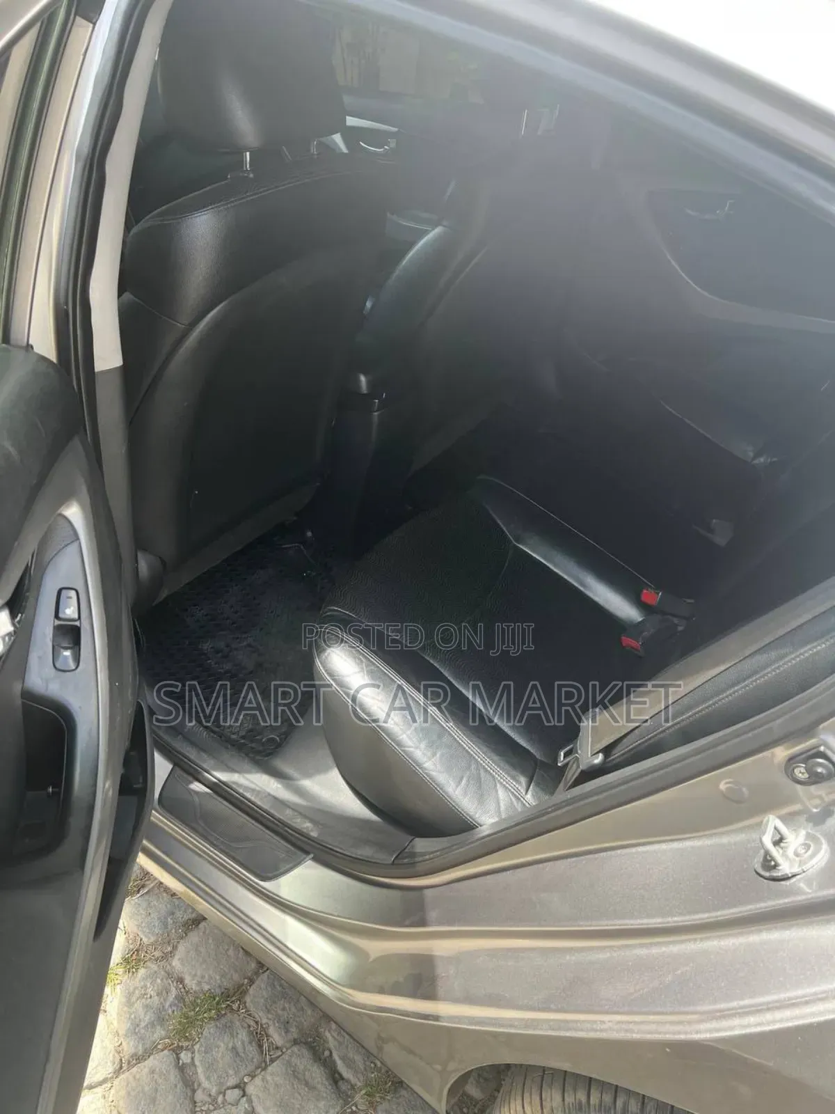 Hyundai Avante 2012 Silver